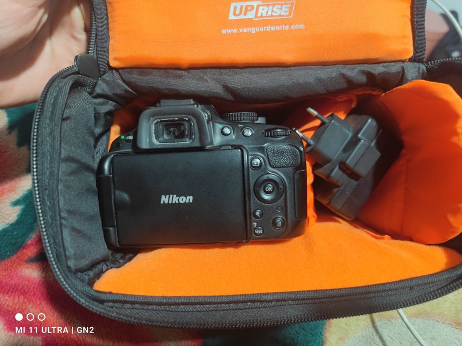 Nikon D5100 с китовым объективом