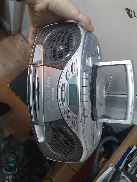 Radio cd portabil pt piese sau restaurare