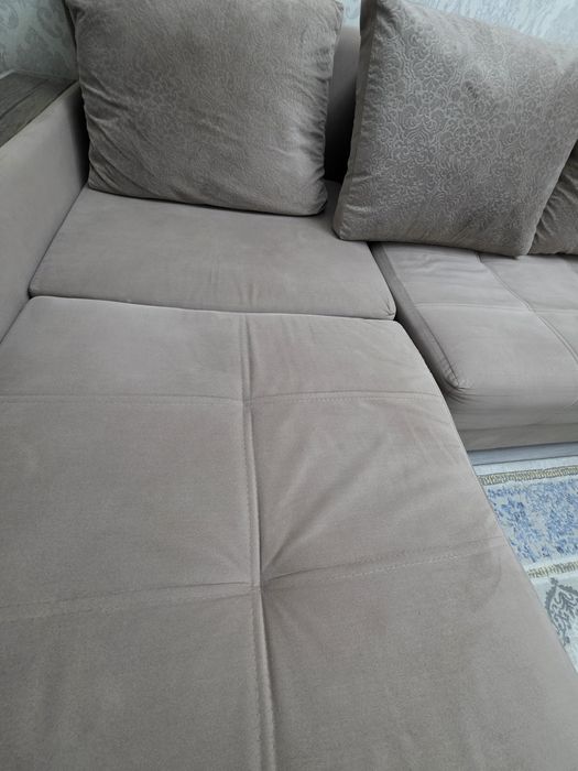 Продам диван для гостиной