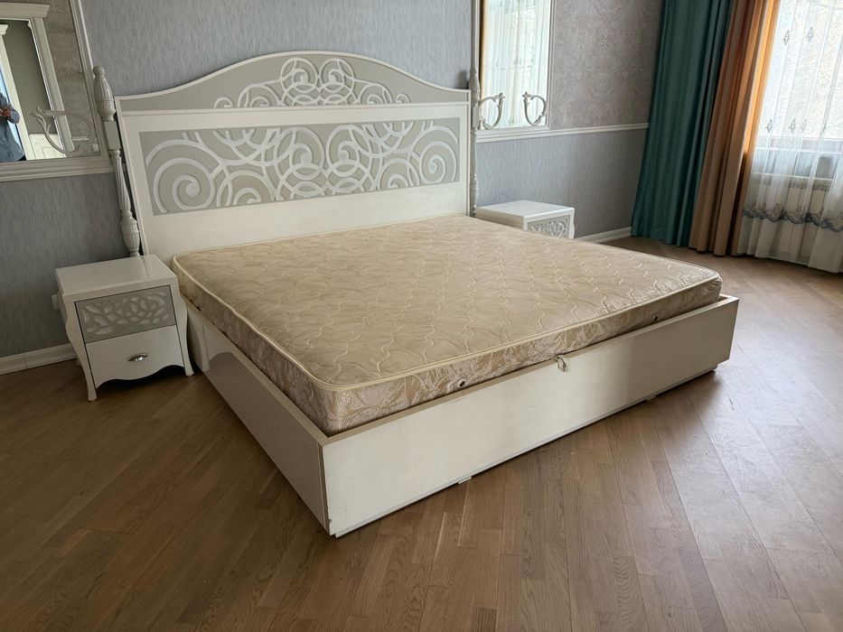 Мебель очень дорогие в хорошем состоянии