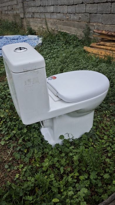 Унитаз сатылады.