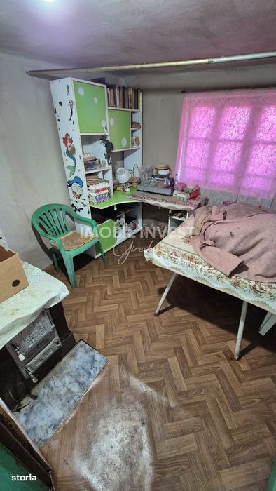 Casa 4 camere,baie +2 bucatarii| pivnita si garaj, Teren 1244 mp