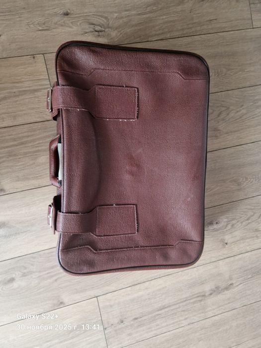 Продам ретро чемодан