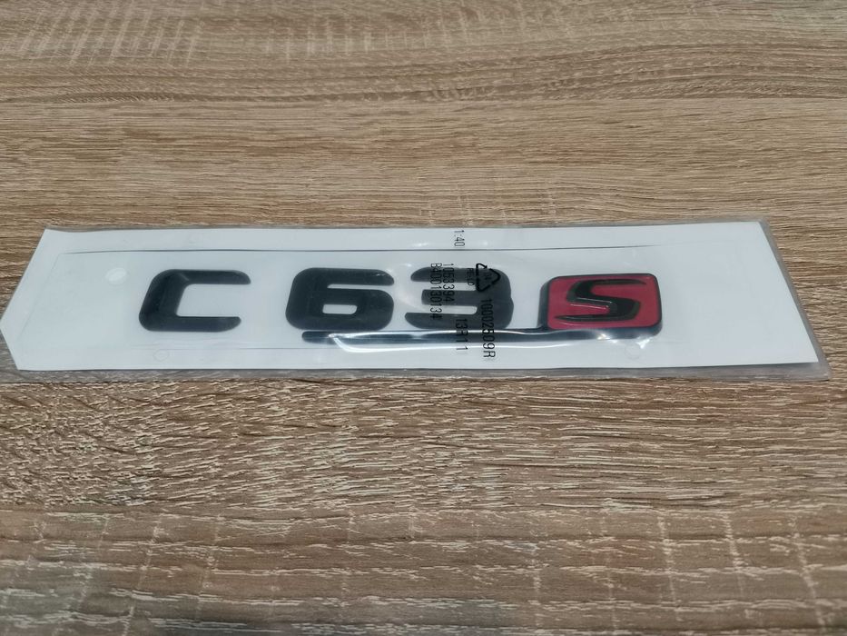 Надпис Mercedes Benz C63S черно с червено