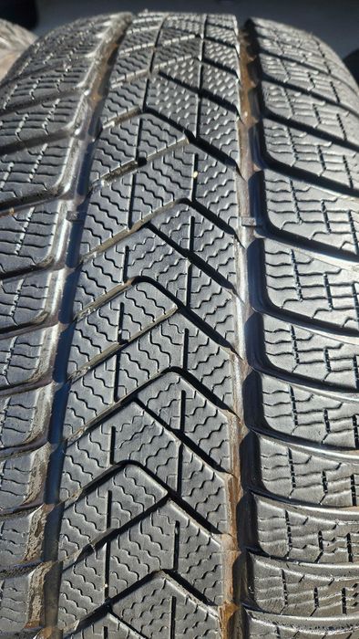 235/50 R19 • Iarna • Pirelli Scorpion Winter elect 103H | 4 buc | DOT 2023 | Pret/buc