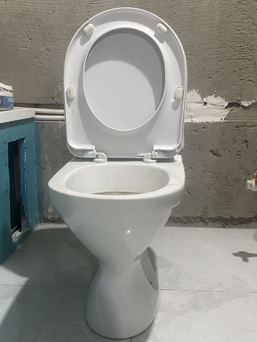 Унитаз б/у для дома, для стройк