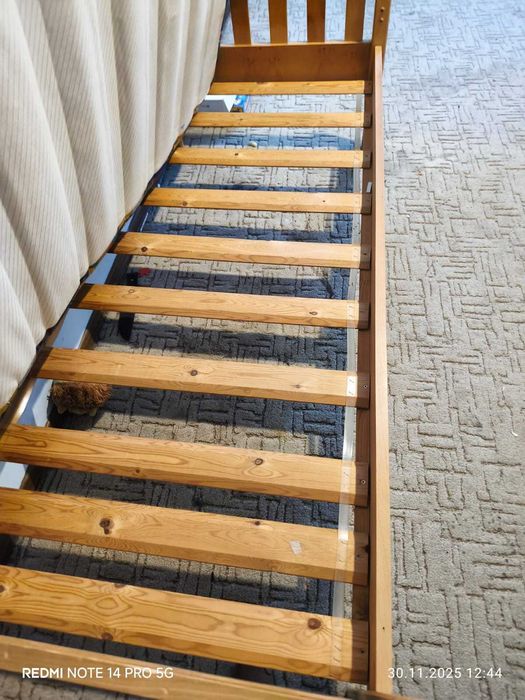 Pat cu saltea in stare buna