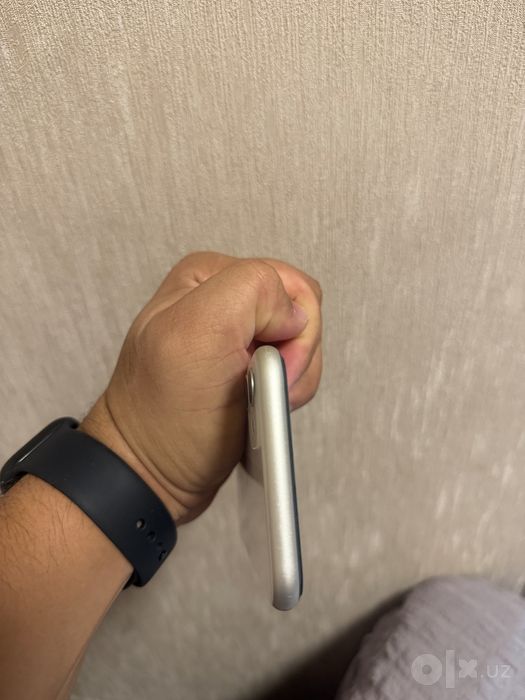 Iphone 11 sotiladi. Oq rang 64gb