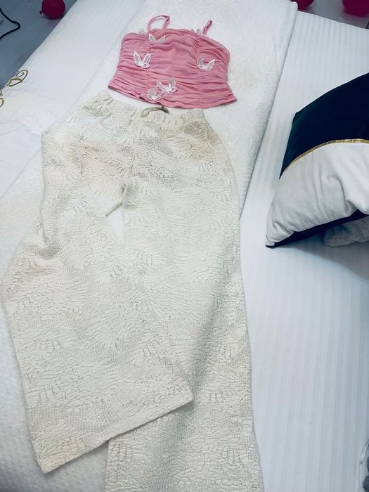Pantaloni cu imprimeu Zara bej 13-14 ani + bluza Zara roz