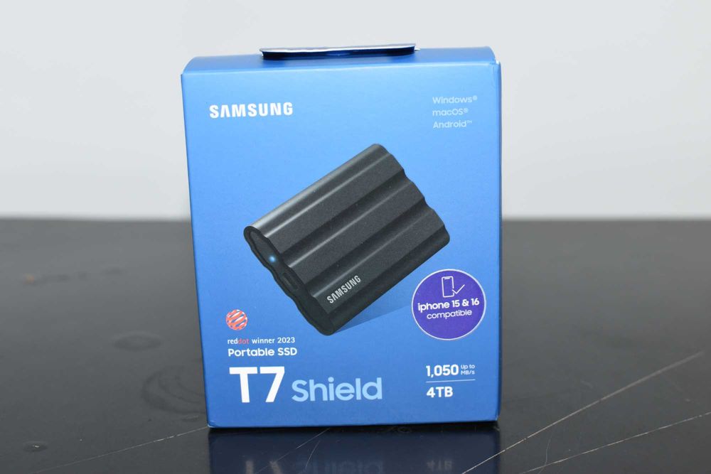 Vand Samsung T7 Shield SSD Extern 4TB Sigilat