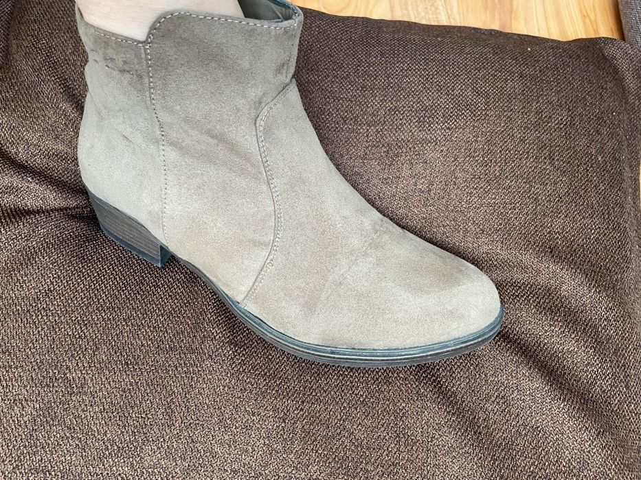 Vând ghete piele întoarsă eco 37