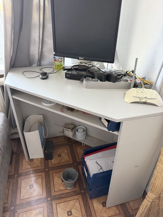 Продам витрины и кабинет