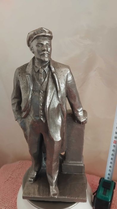 Скулптура Ленин СССР