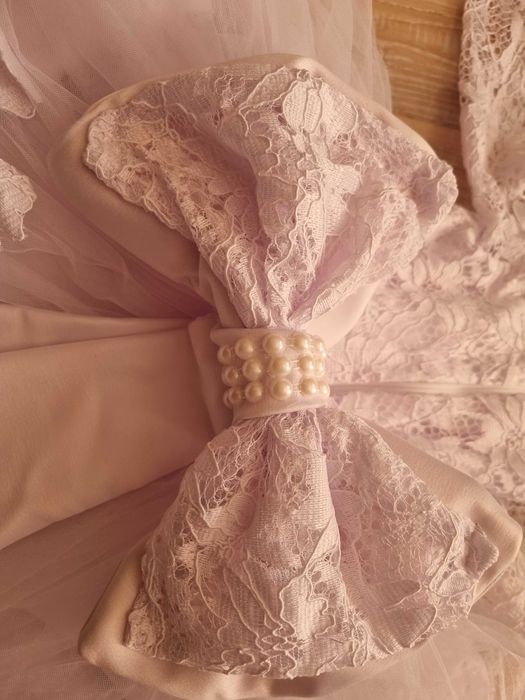 Бяла рокля за бебе