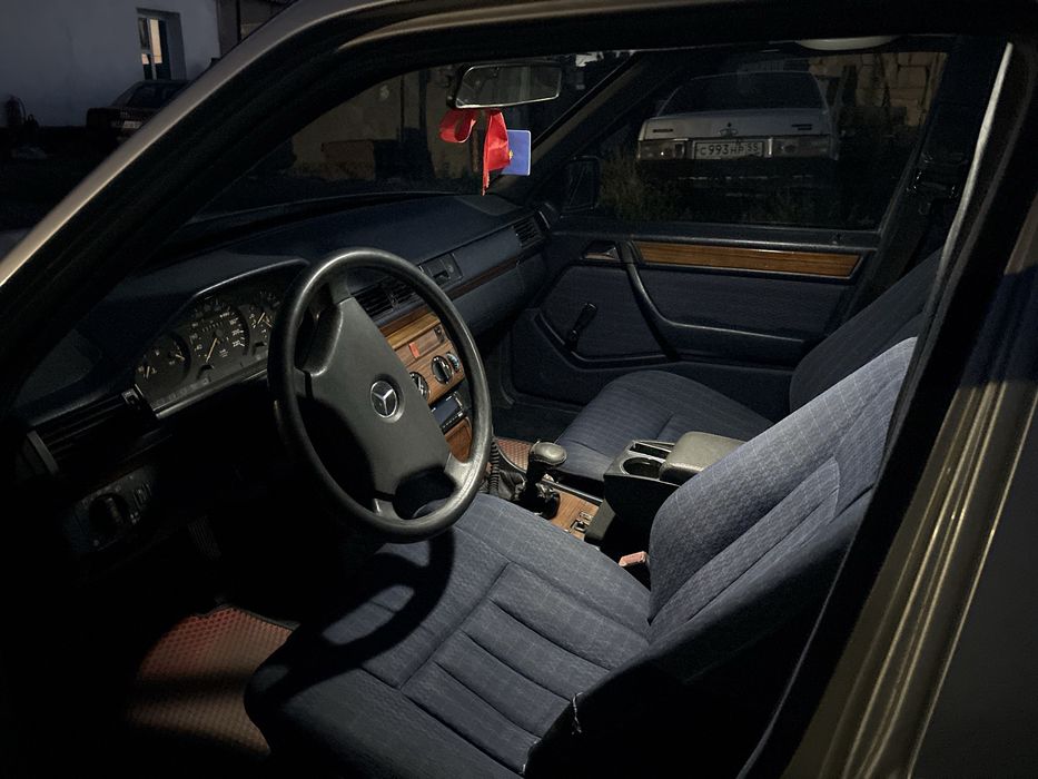 Mersedes benz w124