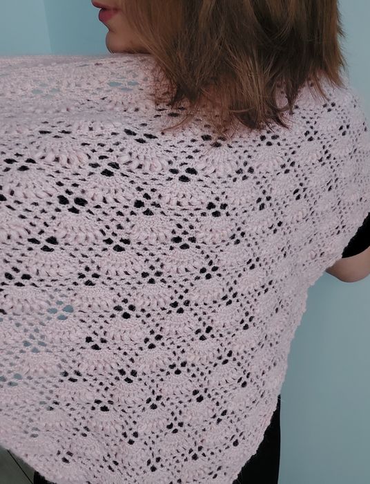 Шаль-косынка ручной работы