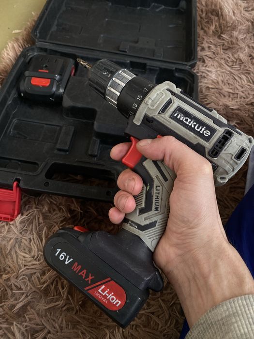 Шуруповерт акквиуляторный