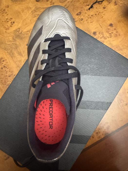 Оригиналтные Бутсы Adidas Predator