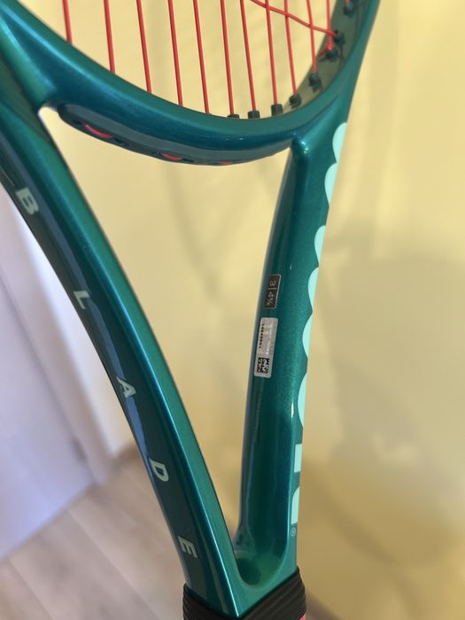 Wilson Blade v10 100L 16x19 (285 грама, грип 3)