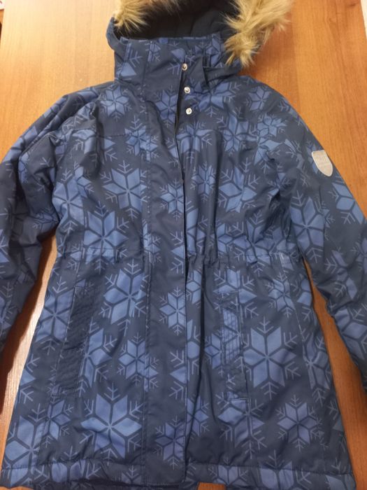 Продам куртку для девочки