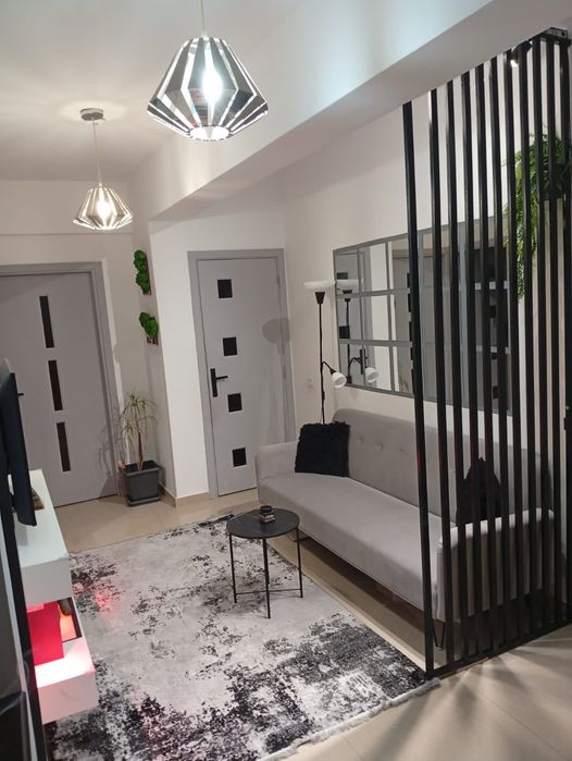 Vând ap 3-4 camere+ curte+ loc parcare -direct proprietar