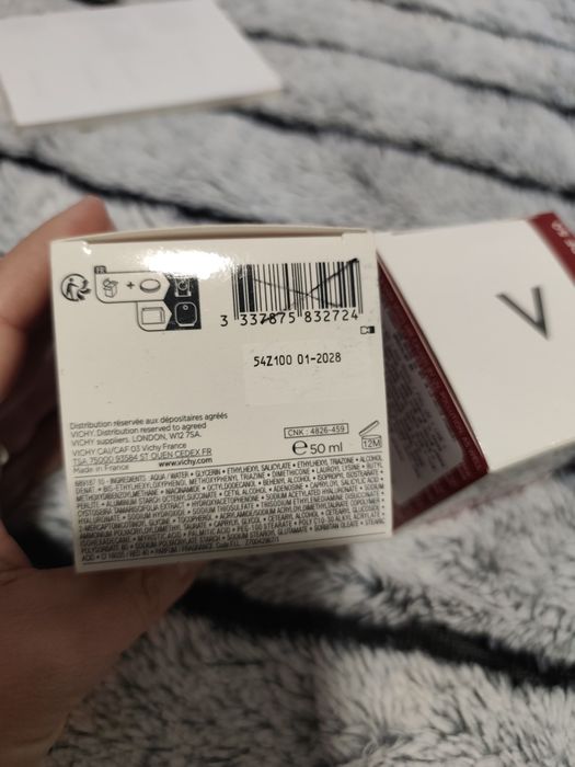 Crema Vichy L'Oreal  b3 și cosmetice