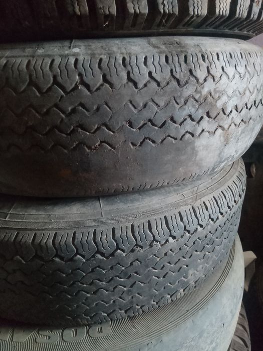 16 235/70 один шины и цены от 2т лысые на запаску, от 5т докатать лето