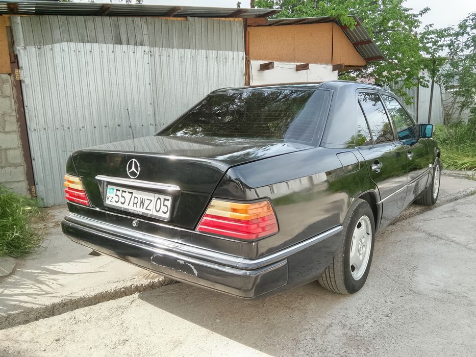 Мерседес Bens 124W