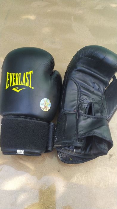 Перчатки спортивные