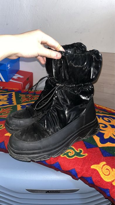 Отдам обувь бесплатно