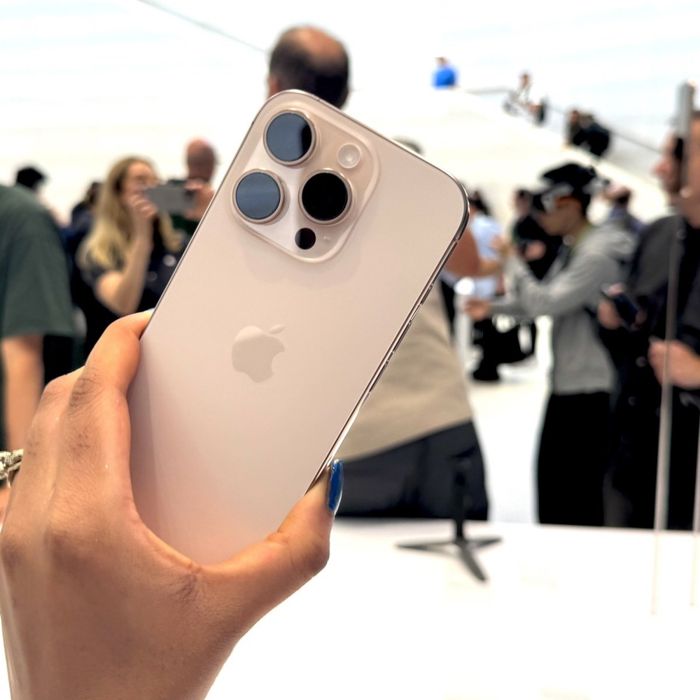 16 Pro Max 256GB Desert