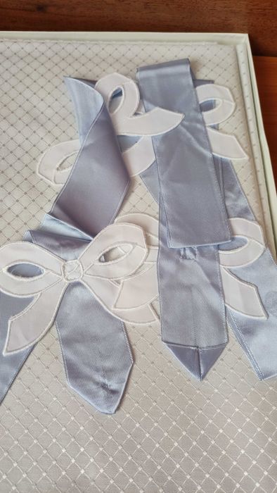 Луксозни немски покривки за кръгла маса с бродерия