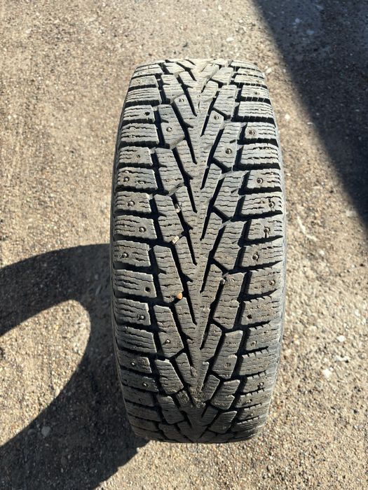 Зимние шины 215/65/16