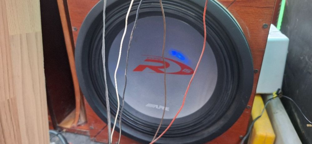 Vând difuzoare Alpine 15 țoli