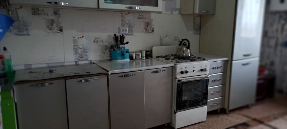Срочно продаётся кухонный гарнитур