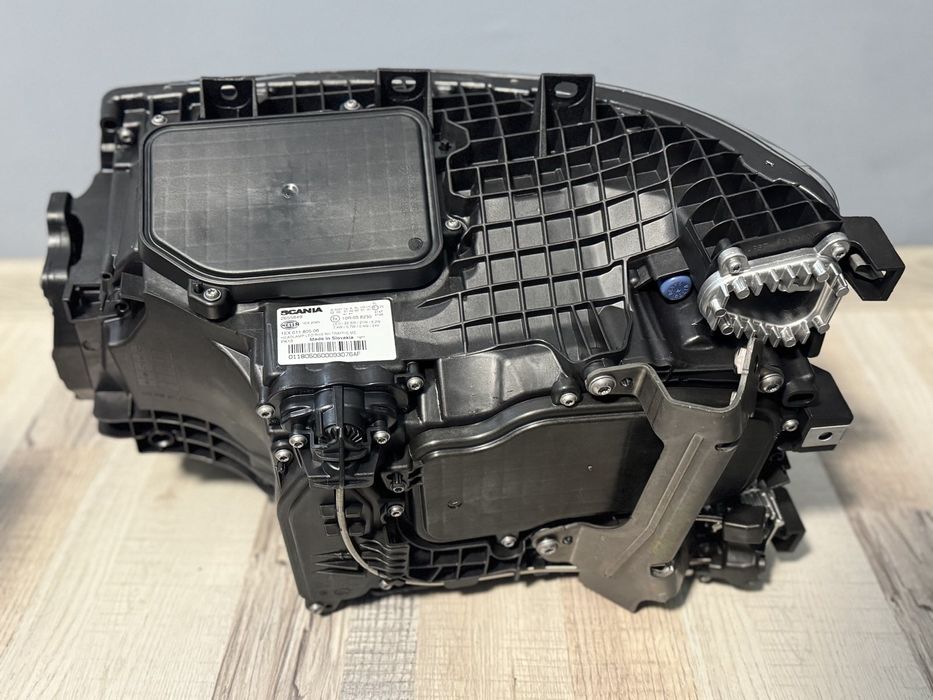 Фар Десен-SCANIA 2016,2017 LED НОВ!