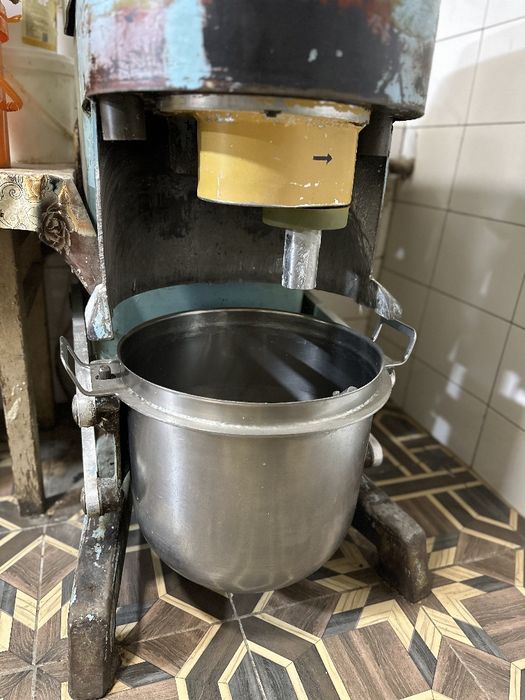 Продается миксер для кондитерских изделий