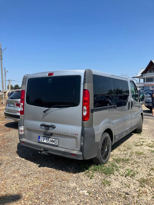 Opel Vivaro 2.0 CDTI 115 CP, 8+1 locuri, AC, foarte întreținut