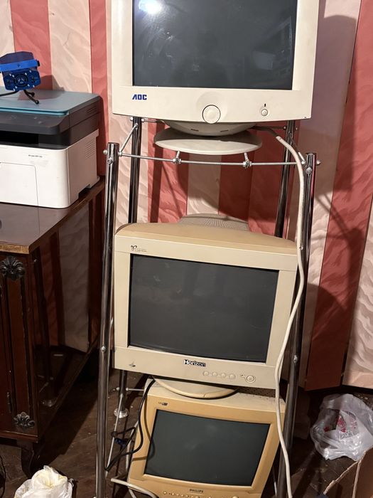 Vand monitoare retro , in stare perfecta tehnic