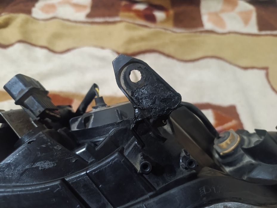 Фара на Мицубиси лансер х