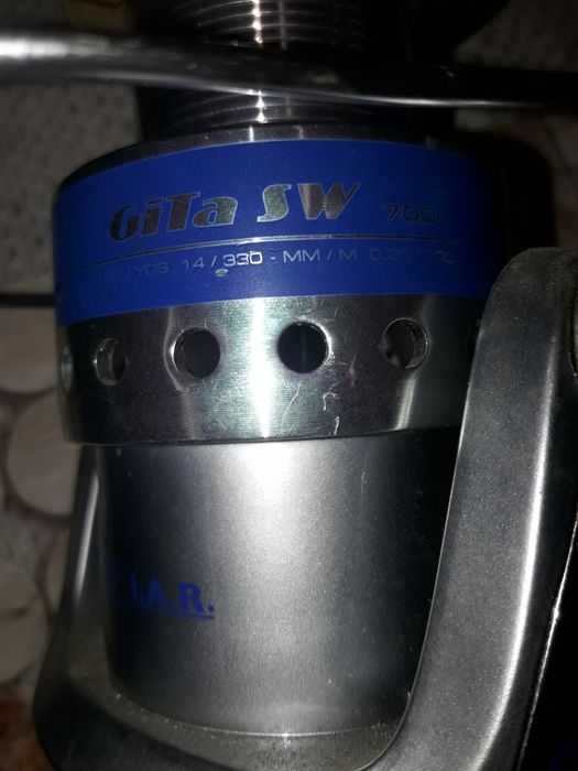 Продавам я за части