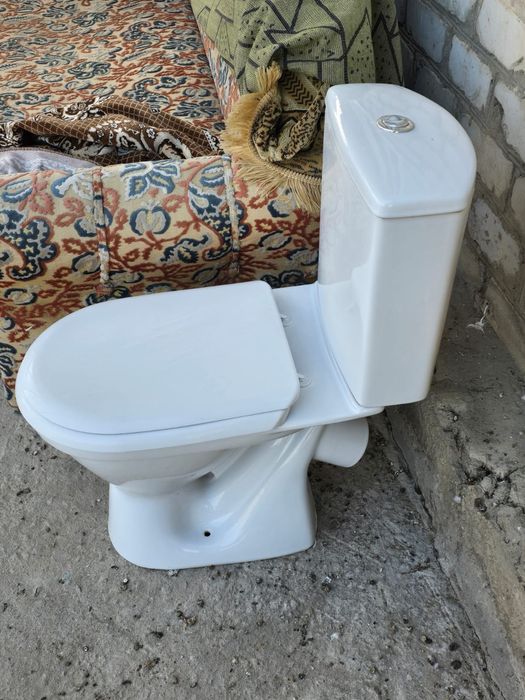 Продам унитаз с раковиной