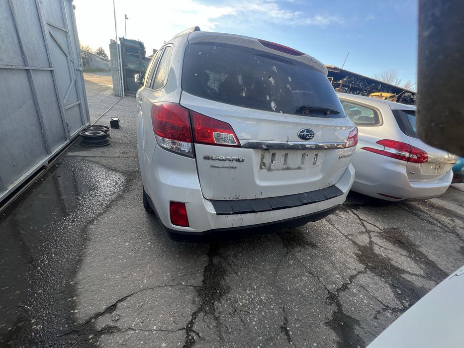 На части Subaru Outback 2.5