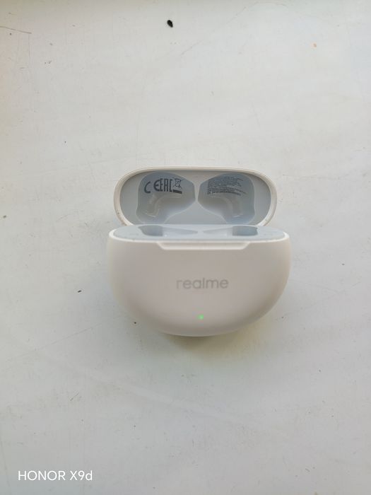 Realme naushnik uchun zaryadlash qutisi