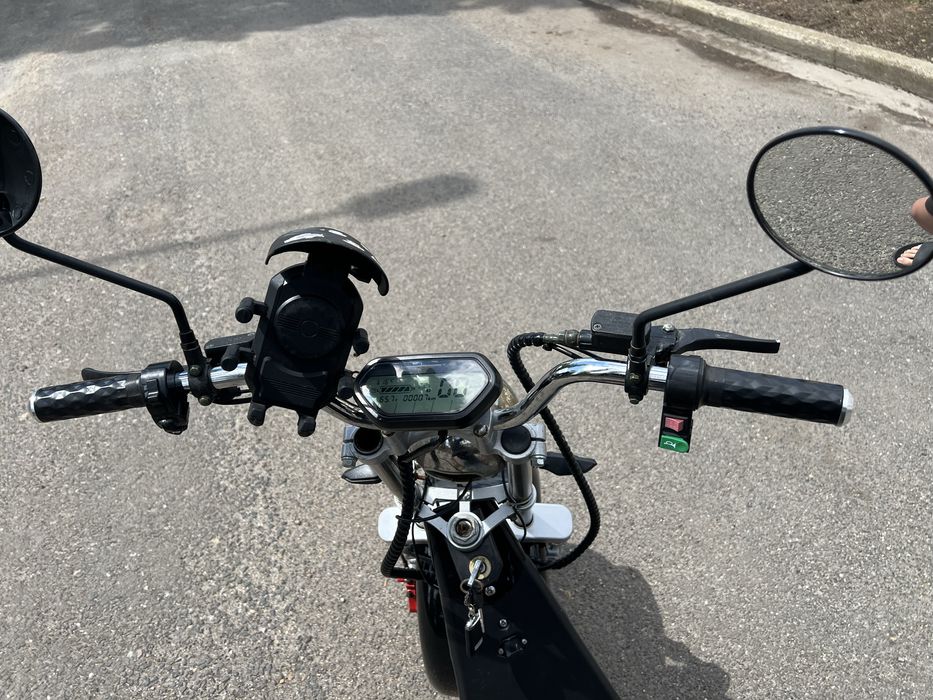 Moped electric, 60km/h cu buton de limitare