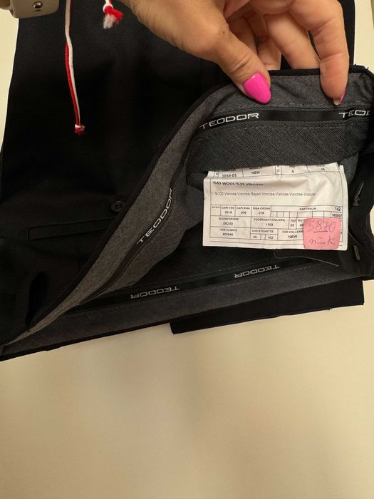 Официален черен мъжки костюм