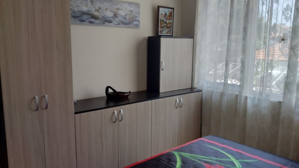 Дава се под наем Двустаен апартамент в Варна, Цветен квартал - 65 кв.м за 430 € - Снимка #3