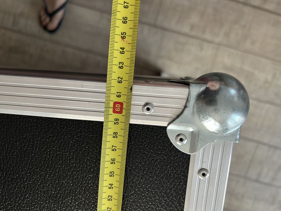 pupitru DJ flight case