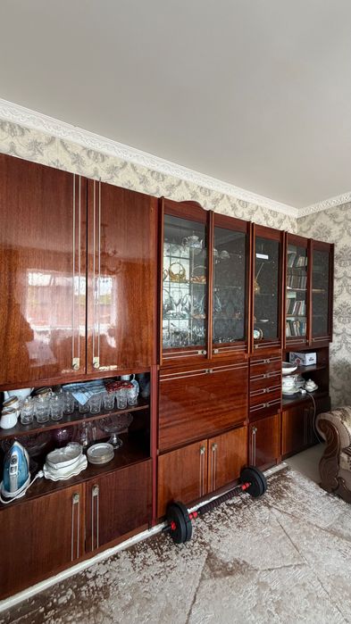 Продам легендарную стенку сервант