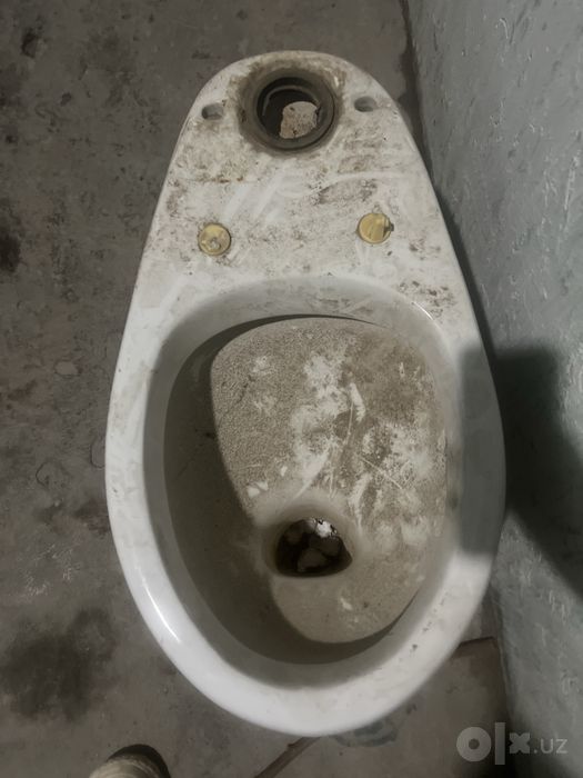 Unitaz chugunniy srochniy sotiladi